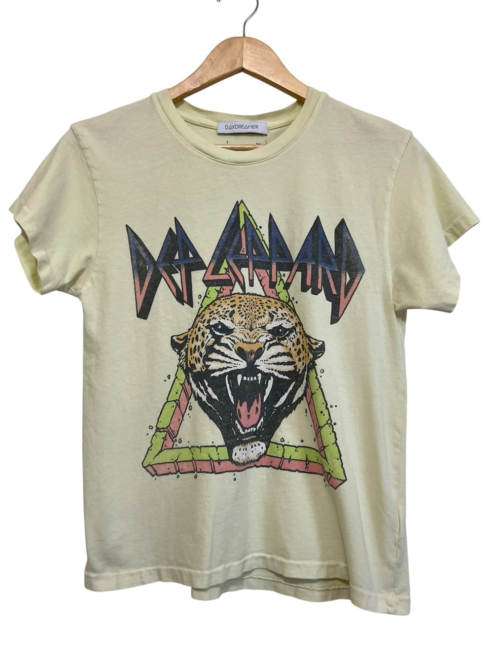 Daydreamer Tender Yellow Def Leppard Rock Till You Drop Graphic Tee Women's XS